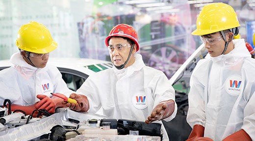 新能源汽车检测与维修技师