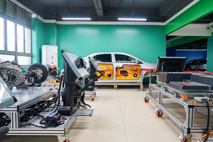 比亚迪新能源实训室