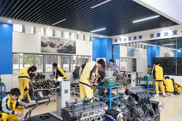 发动机活塞环拆装